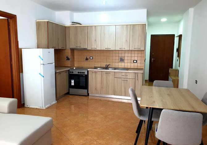 Shtepi me qera Apartament ne Tirane, 2+1, Mobilimi E mobiluar, Pagesa 400  Euro.