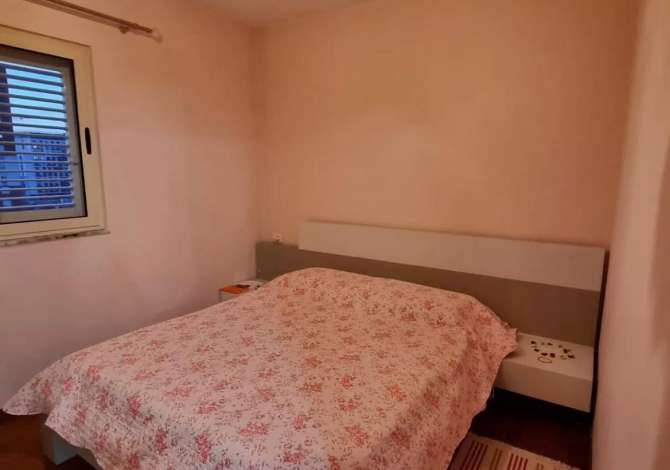 Shtepi me qera Apartament ne Tirane, 2+1, Mobilimi E mobiluar, Pagesa 500  Euro.