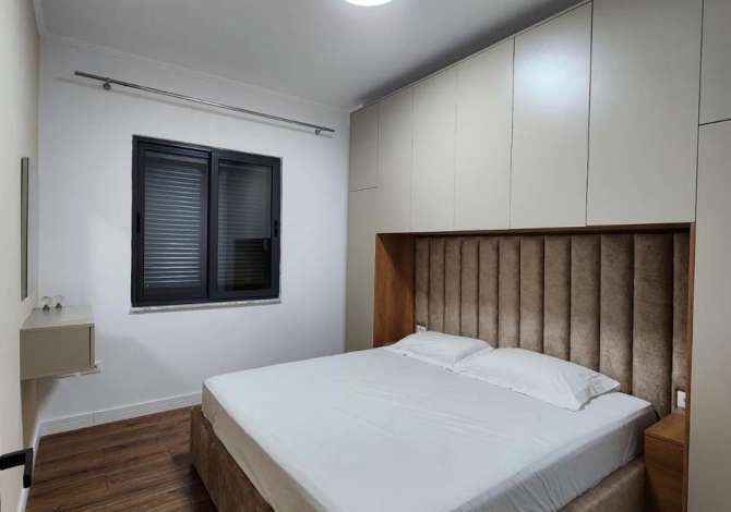 Shtepi me qera Apartament ne Tirane, 2+1, Mobilimi E mobiluar, Pagesa 500  Euro.