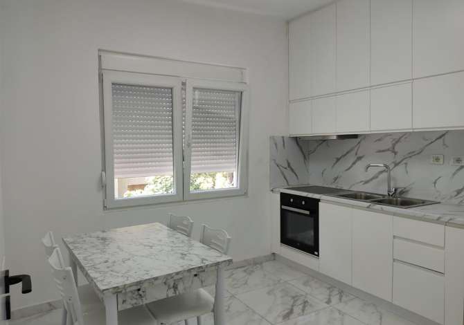 Shtepi me qera Apartament ne Tirane, 2+1, Mobilimi E mobiluar, Pagesa 50,000  Leke.