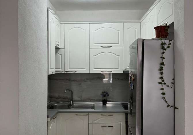 Shtepi me qera Apartament ne Tirane, 2+1, Mobilimi E mobiluar, Pagesa 600  Euro.