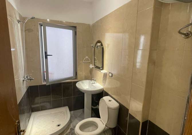 Shtepi ne shitje Apartament ne Tirane, 1+1, Mobilimi Bosh, pa mobiluar, Pagesa 97,500  Euro.
