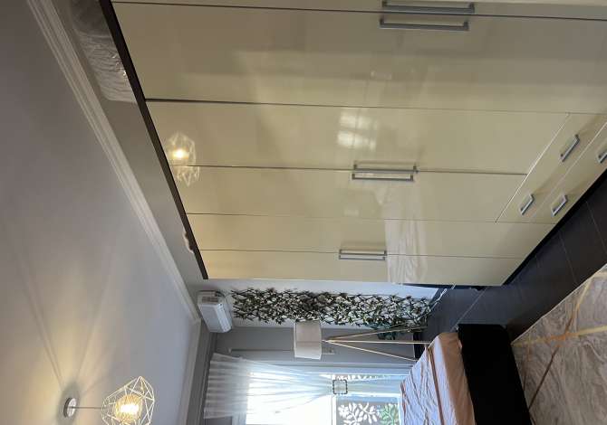 Shtepi me qera Apartament ne Tirane, 2+1, Mobilimi E mobiluar, Pagesa 900  Euro.