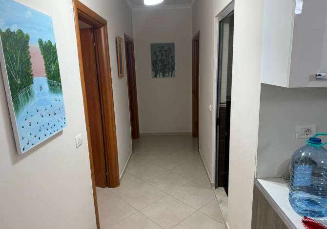 Shtepi ne shitje Apartament ne Tirane, 3+1, Mobilimi E mobiluar, Pagesa 156,000  Euro.