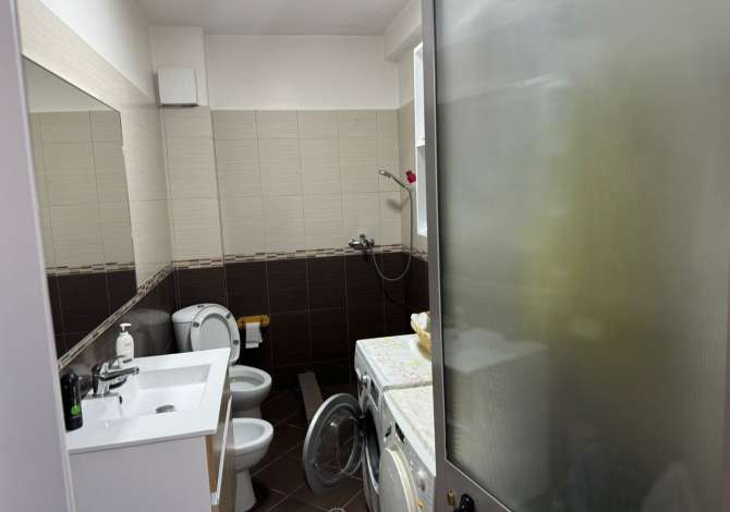 Shtepi ne shitje Apartament ne Tirane, 3+1, Mobilimi E mobiluar, Pagesa 156,000  Euro.