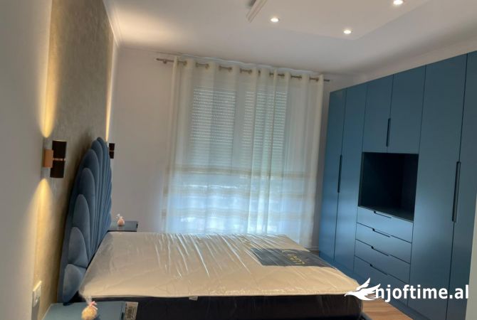 Shtepi me qera Apartament ne Tirane, 2+1, Mobilimi E mobiluar, Pagesa 800  Euro.