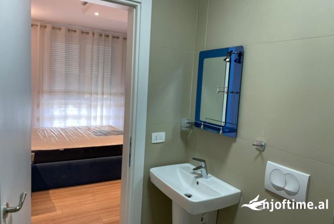 Shtepi me qera Apartament ne Tirane, 2+1, Mobilimi E mobiluar, Pagesa 800  Euro.