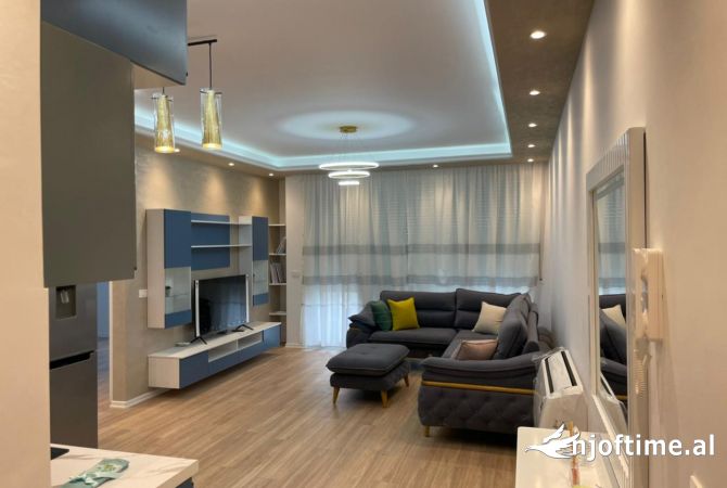 Shtepi me qera 2+1 ne Tirane - 800 Euro