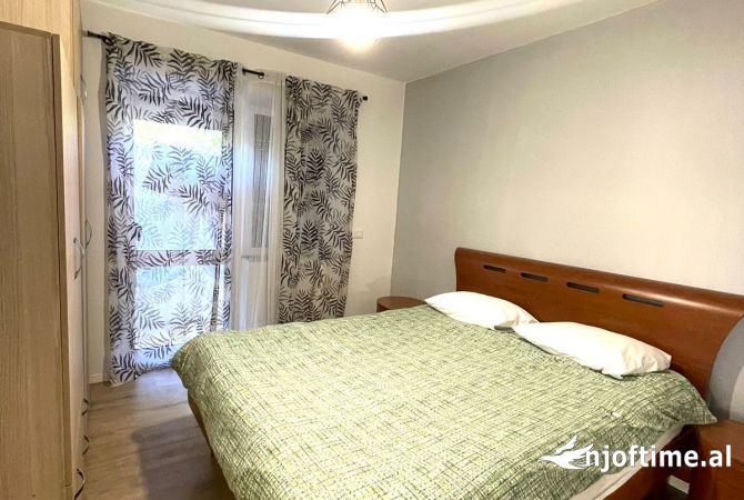 Shtepi me qera Apartament ne Tirane, 2+1, Mobilimi E mobiluar, Pagesa 700  Euro.