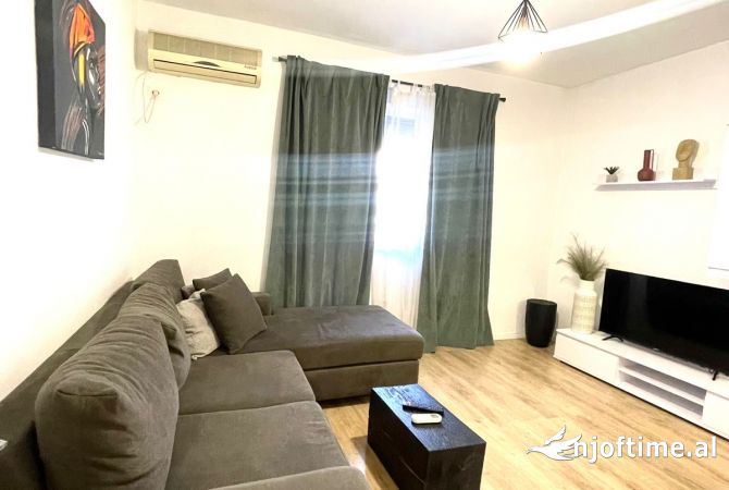 Shtepi me qera 2+1 ne Tirane - 700 Euro