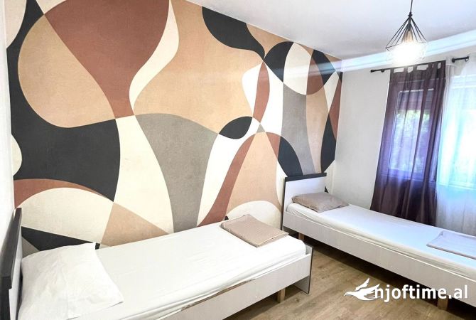 Shtepi me qera Apartament ne Tirane, 2+1, Mobilimi E mobiluar, Pagesa 700  Euro.