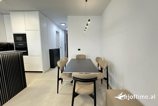 Shtepi me qera Apartament ne Tirane, 2+1, Mobilimi E mobiluar, Pagesa 1,500  Euro.