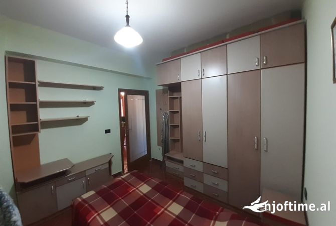 Shtepi me qera Apartament ne Tirane, 2+1, Mobilimi E mobiluar, Pagesa 650  Euro.