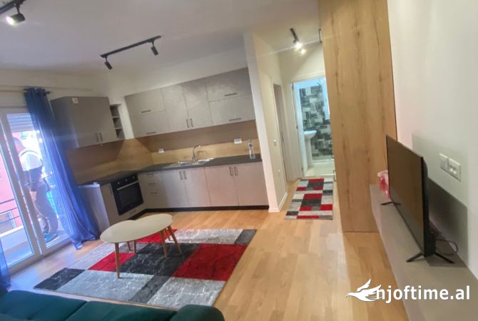 Shtepi me qera Apartament ne Tirane, 1+1, Mobilimi E mobiluar, Pagesa 550  Euro.
