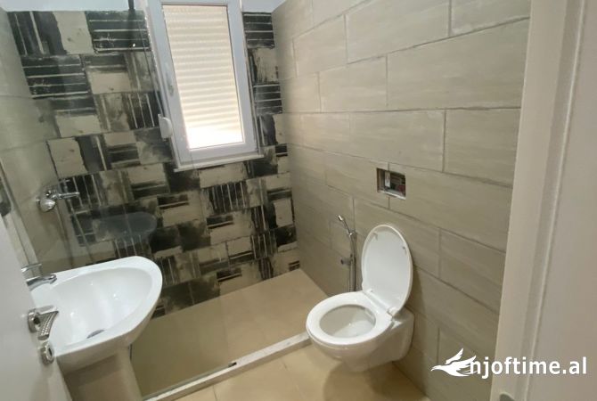 Shtepi me qera Apartament ne Tirane, 1+1, Mobilimi E mobiluar, Pagesa 550  Euro.