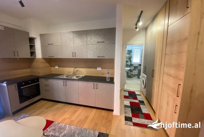 Shtepi me qera Apartament ne Tirane, 1+1, Mobilimi E mobiluar, Pagesa 550  Euro.