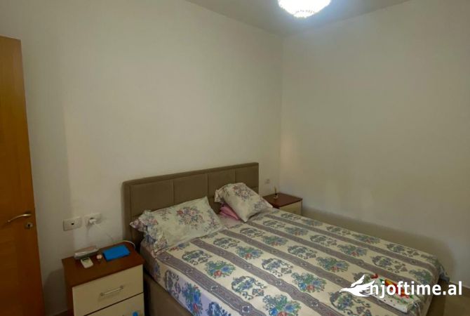 Shtepi me qera Apartament ne Tirane, 1+1, Mobilimi E mobiluar, Pagesa 450  Euro.