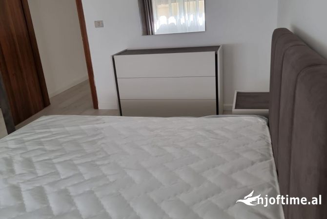 Shtepi me qera Apartament ne Tirane, 1+1, Mobilimi E mobiluar, Pagesa 650  Euro.