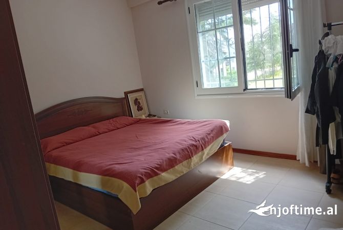 Shtepi ne shitje Apartament ne Tirane, 1+1, Mobilimi E mobiluar, Pagesa 125,000  Euro.