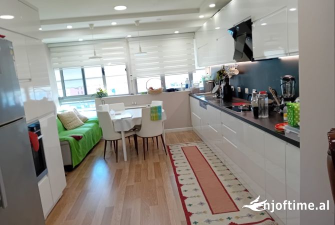 Shtepi ne shitje 3+1 ne Tirane - 240,000 Euro