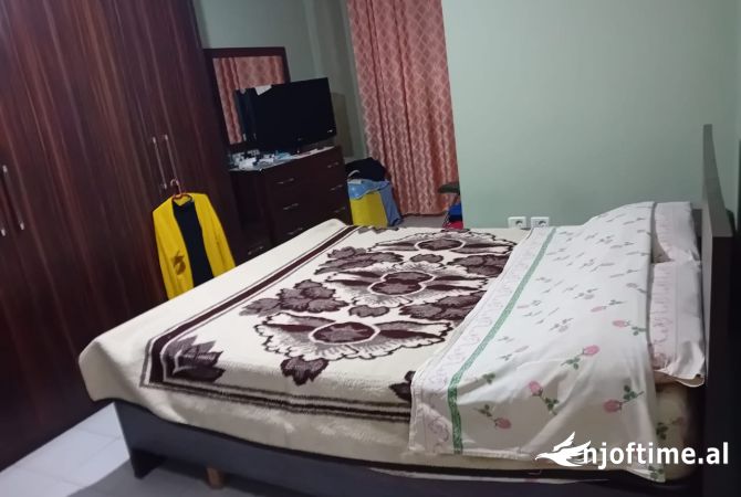 Shtepi ne shitje Apartament ne Tirane, 2+1, Mobilimi E mobiluar, Pagesa 149,500  Euro.