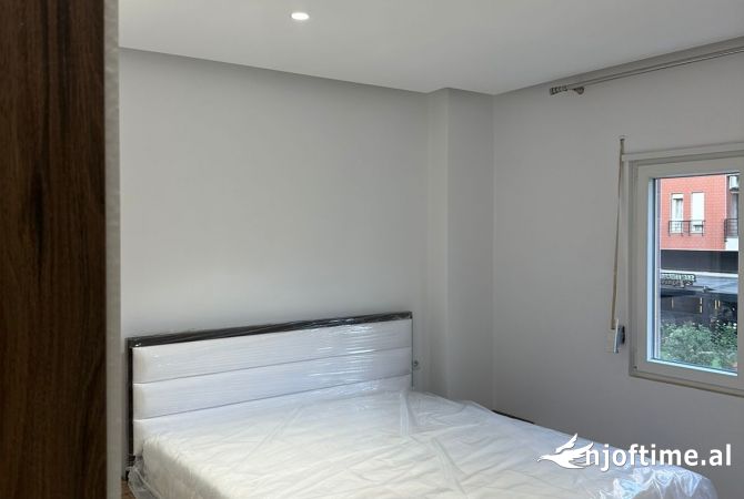 Shtepi me qera Apartament ne Tirane, 2+1, Mobilimi E mobiluar, Pagesa 700  Euro.
