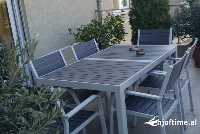 Shtepi me qera Apartament ne Tirane, 2+1, Mobilimi E mobiluar, Pagesa 750  Euro.