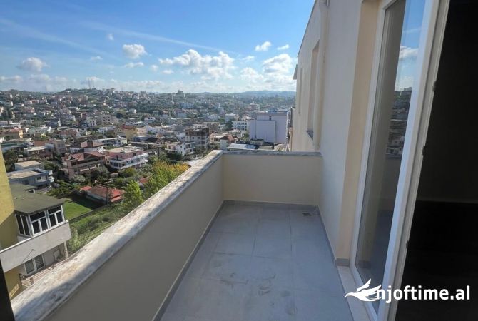 Shtepi ne shitje Apartament ne Durres, Garsoniere, Mobilimi Bosh, pa mobiluar, Pagesa 65,000  Euro.