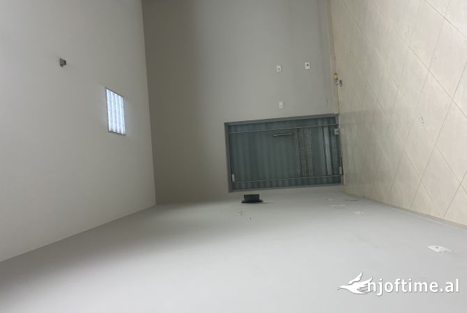 Ambient biznesi me qera 1+1 ne Tirane - 30,000 Leke