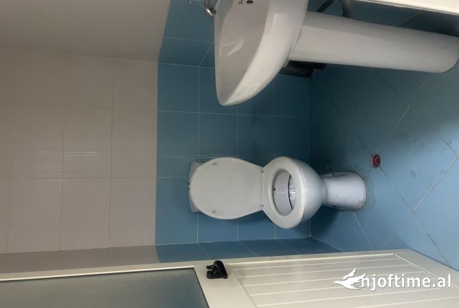 Ambient biznesi me qera 1+1 ne Tirane - 30,000 Leke