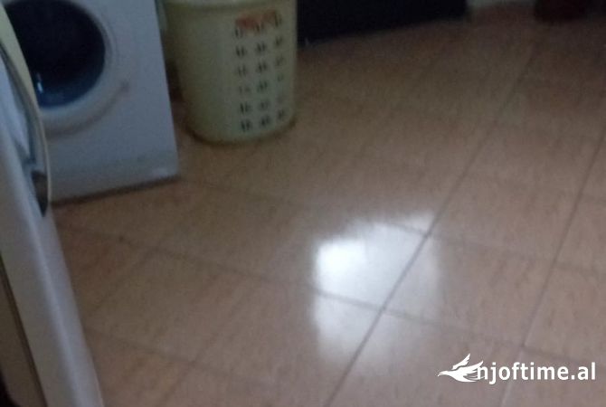 Shtepi ne shitje Apartament ne Tirane, 2+1, Mobilimi E mobiluar, Pagesa 175,000  Euro.