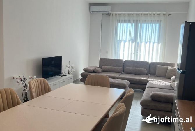 Shtepi me qera 2+1 ne Tirane - 650 Euro