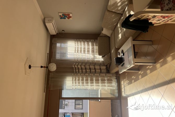 Shtepi ne shitje Apartament ne Tirane, 2+1, Mobilimi E mobiluar, Pagesa 115,000  Euro.