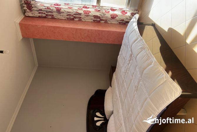 Shtepi ne shitje Apartament ne Tirane, 2+1, Mobilimi E mobiluar, Pagesa 115,000  Euro.