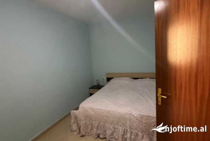 Shtepi ne shitje Apartament ne Durres, 1+1, Mobilimi E mobiluar, Pagesa 75,000  Euro.
