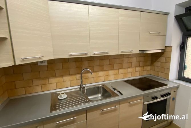 Shtepi me qera Apartament ne Tirane, 1+1, Mobilimi E mobiluar, Pagesa 600  Euro.