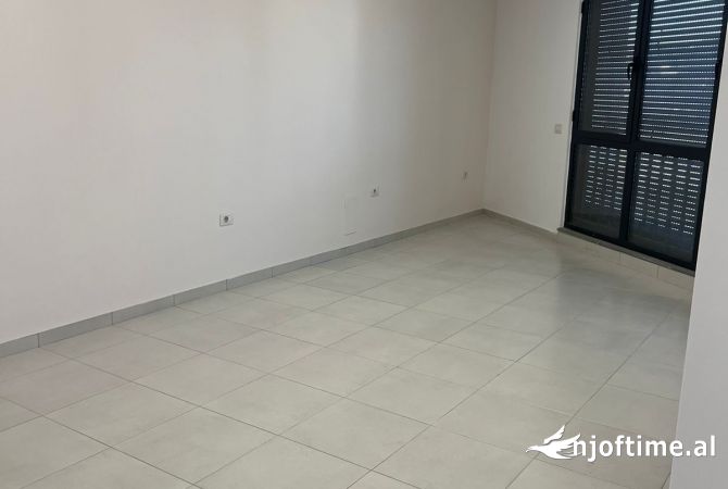 Shtepi me qera 2+1 ne Tirane - 400 Euro