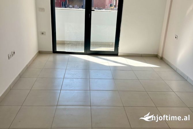 Shtepi me qera 2+1 ne Tirane - 400 Euro