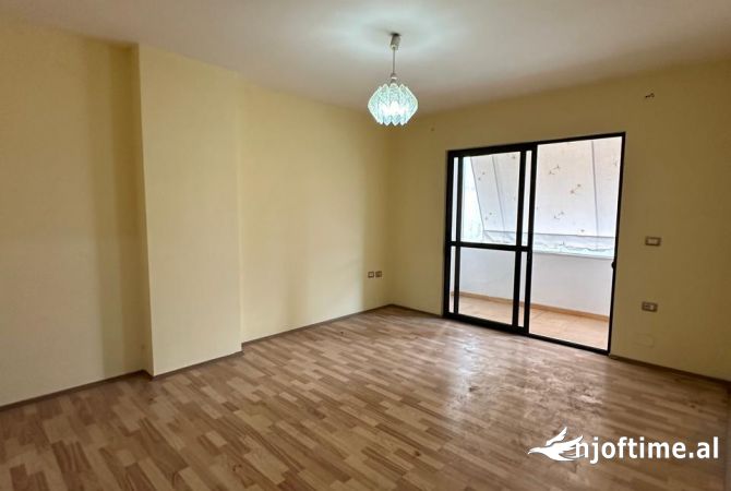 Shtepi ne shitje 2+1 ne Tirane - 130,000 Euro