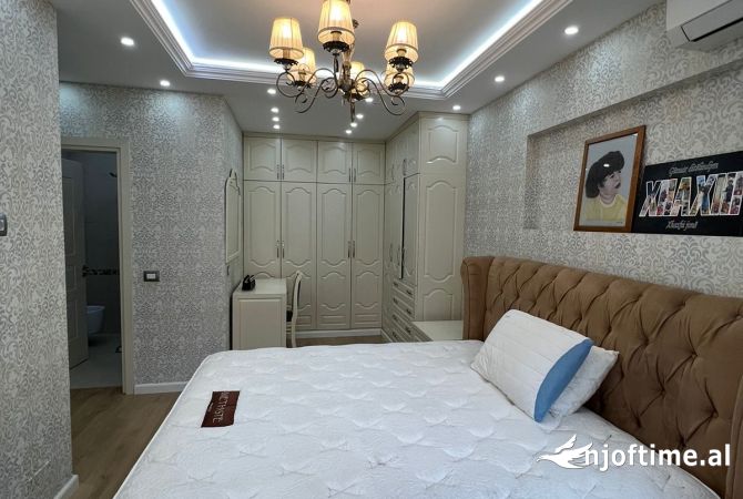 Shtepi me qera Apartament ne Tirane, 2+1, Mobilimi E mobiluar, Pagesa 500  Euro.