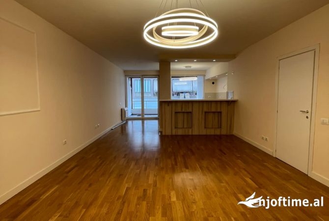Shtepi me qera Apartament ne Tirane, 2+1, Mobilimi Bosh, pa mobiluar, Pagesa 950  Euro.