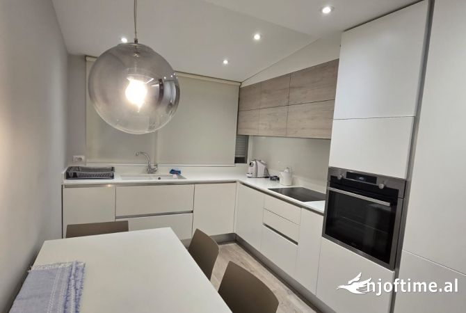 Shtepi me qera 2+1 ne Tirane - 1,200 Euro