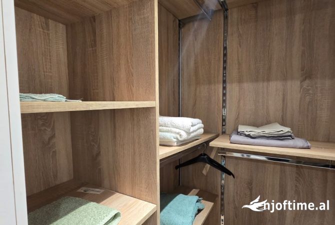 Shtepi me qera Apartament ne Tirane, 2+1, Mobilimi E mobiluar, Pagesa 1,200  Euro.