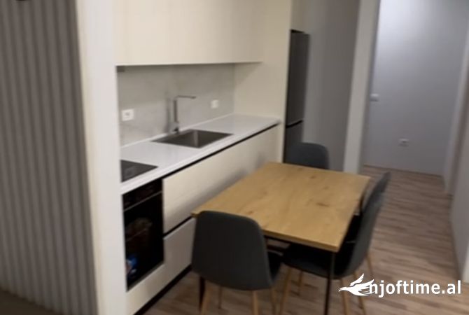 Shtepi me qera 2+1 ne Tirane - 700 Euro
