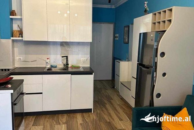 Shtepi me qera Apartament ne Tirane, 2+1, Mobilimi E mobiluar, Pagesa 700  Euro.