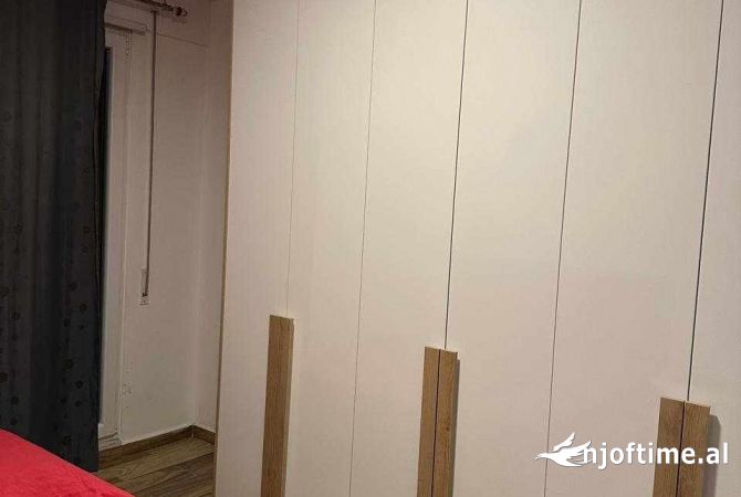 Shtepi me qera Apartament ne Tirane, 2+1, Mobilimi E mobiluar, Pagesa 700  Euro.