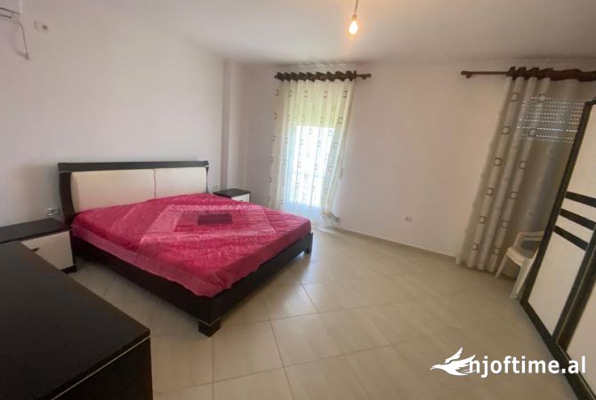 Shtepi me qera Apartament ne Tirane, 4+1, Mobilimi E mobiluar, Pagesa 850  Euro.