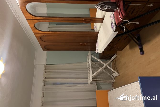 Shtepi me qera Apartament ne Tirane, 2+1, Mobilimi E mobiluar, Pagesa 50,000  Leke.