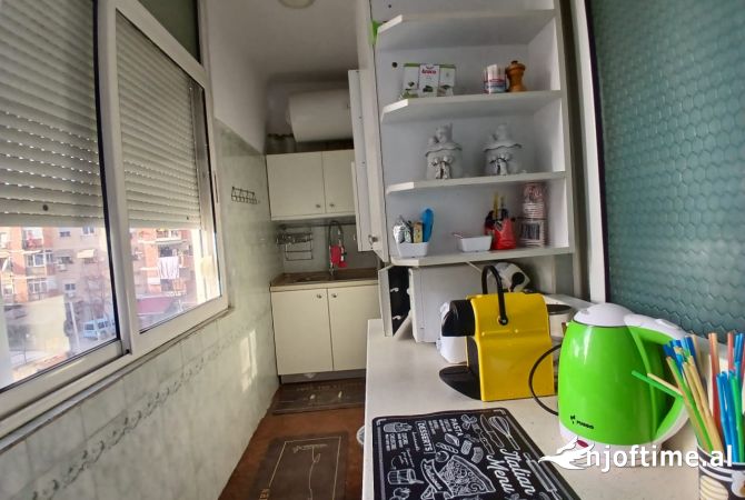 Shtepi me qera Apartament ne Tirane, 2+1, Mobilimi E mobiluar, Pagesa 580  Euro.