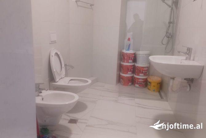 Shtepi me qera 2+1 ne Tirane - 750 Euro